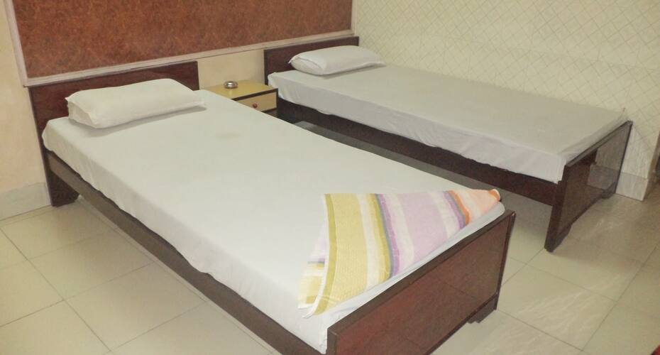 Bijoya Hotel, Guwahati 4
